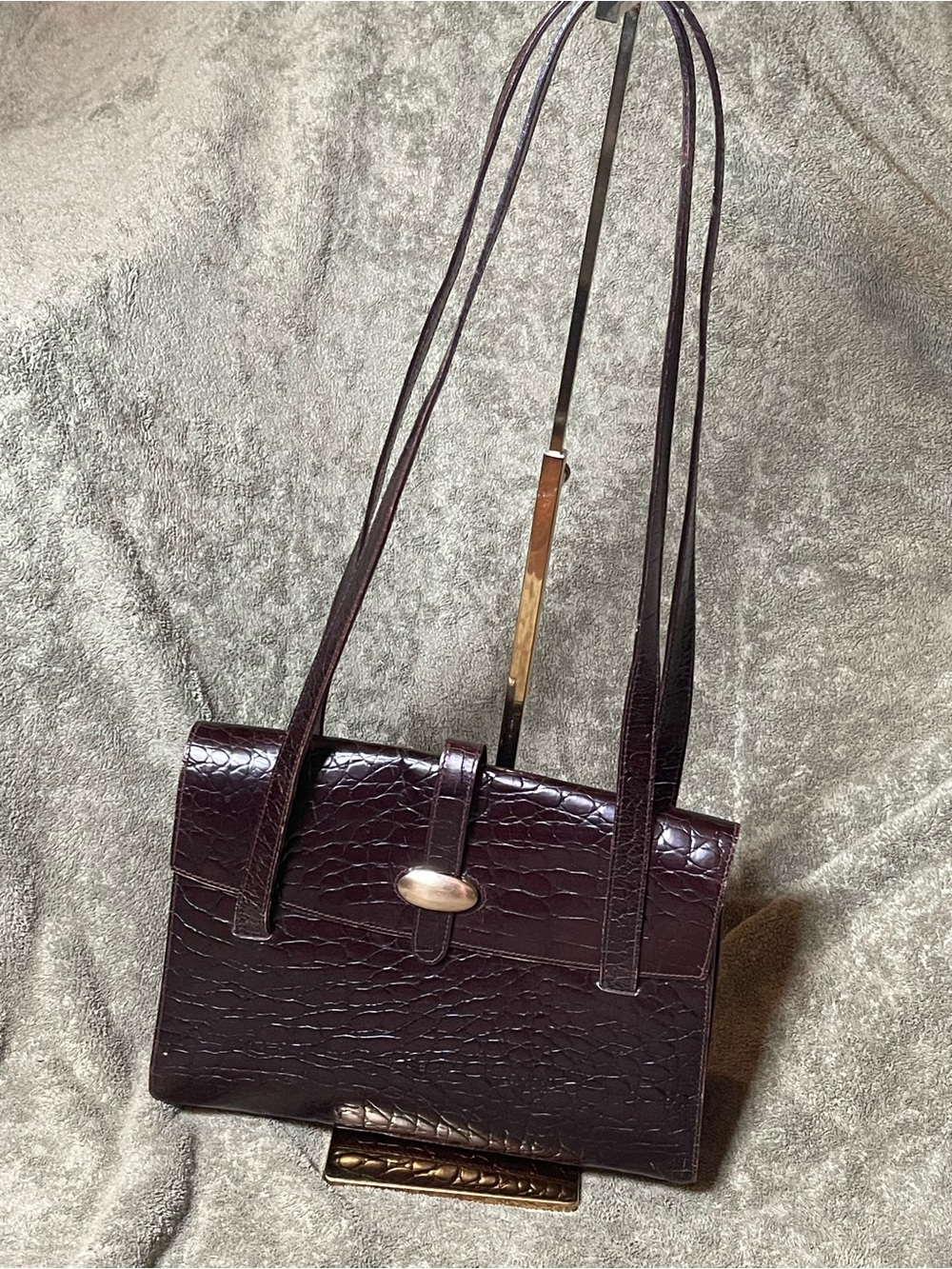 Paola del Lungo Croc-Embossed Leather Shoulder Bag in Burgundy